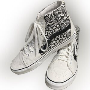 Vans Off the Wall Hightop unisex sneaks. Women’s size 10 / men’s size 8.5